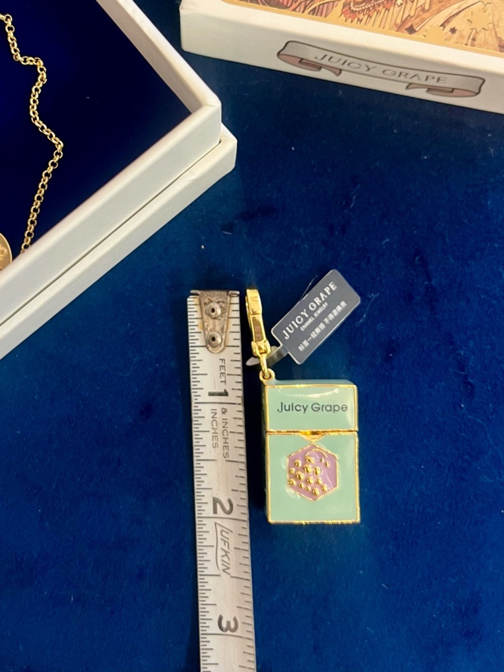 Juicy Grape Cigaratte Box Charm / Pendant with Opening Mechanism - Picture 11 of 15